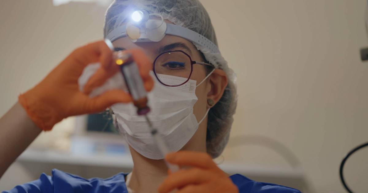 Dermatologista critica uso precoce de botox e aponta excessos na estética