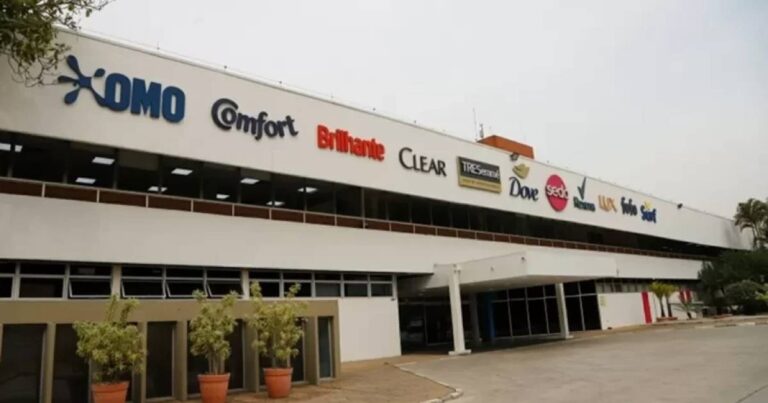 Anvisa paralisa produção de itens de limpeza em fábrica da Unilever, mas uso continua liberado